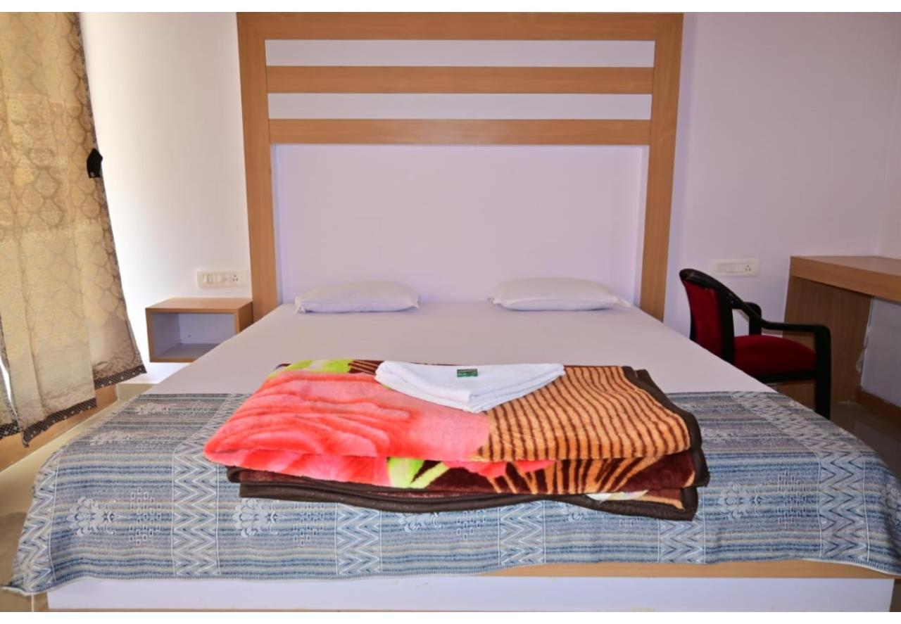 Moon Shine Garden Resort Lakshmanpur Eksteriør billede